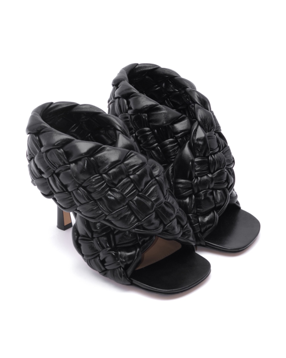 Bottega Veneta black crisscross woven board sandals thumbnail