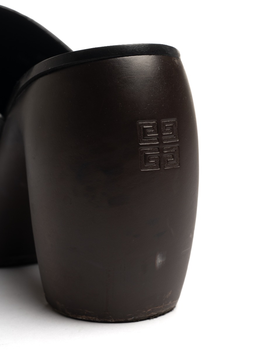 Givenchy G Clog leather mules thumbnail