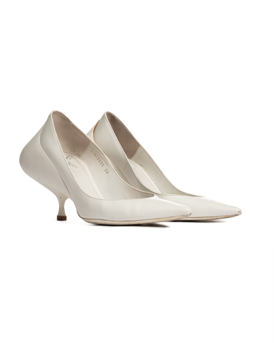 Maison Margiela humpbacked white leather pump heels thumbnail