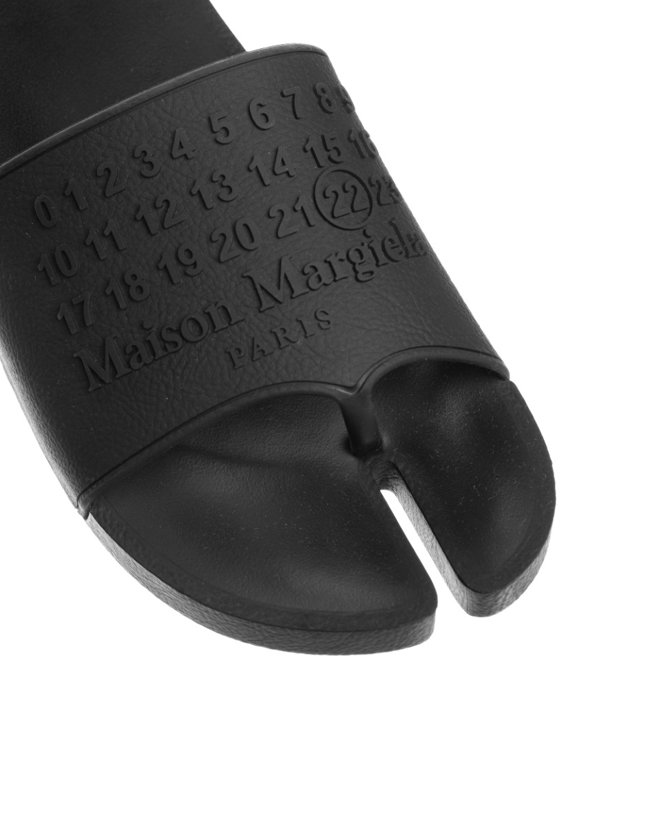 Maison Margiela Tabi spell-out logo slides thumbnail